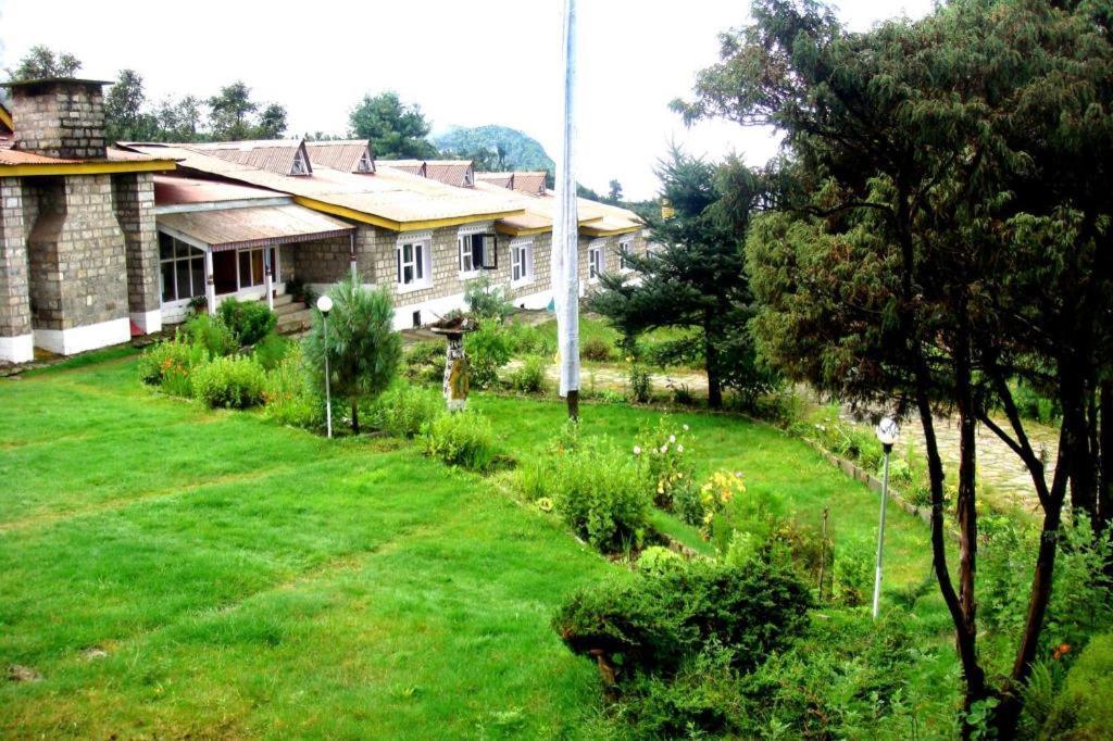 Lukla Airport Resort Lukla Exteriör bild