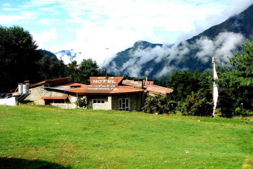 Lukla Airport Resort Lukla Exteriör bild